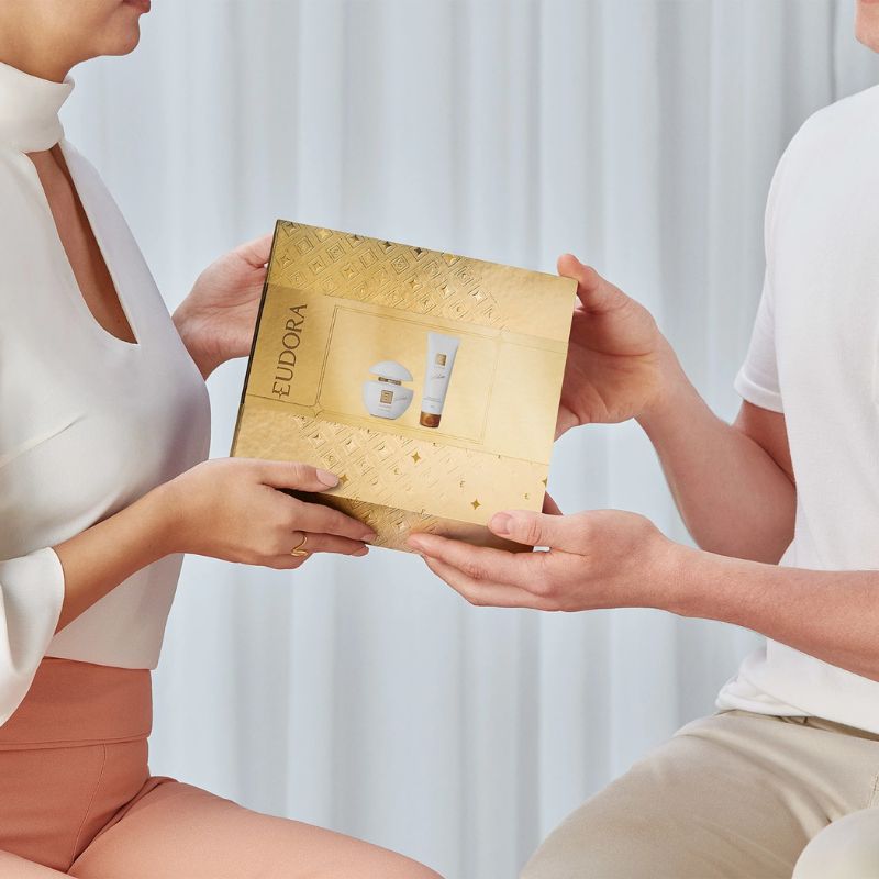 KIT PRESENTE GOLDEN: EAU DE PARFUM 35ML   CREME HIDRATANTE DESODORANTE CORPORAL 100G